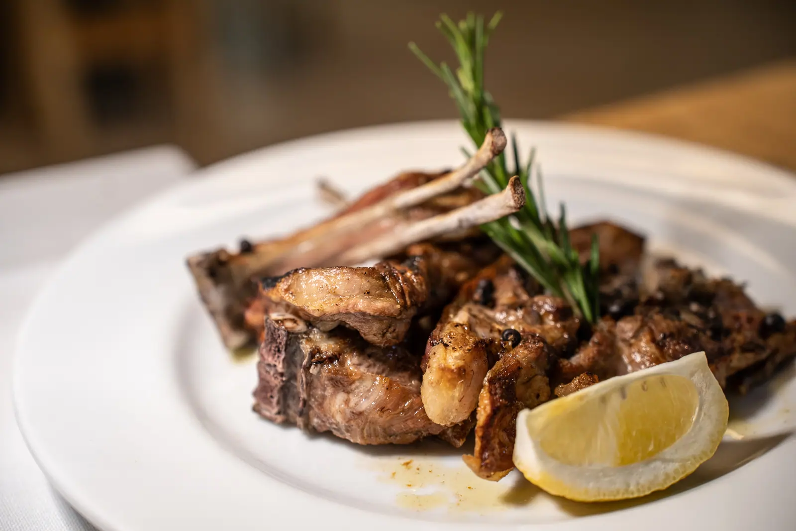 Agnello nostrale all aroma di ginepro - Trattoria La Tignamica